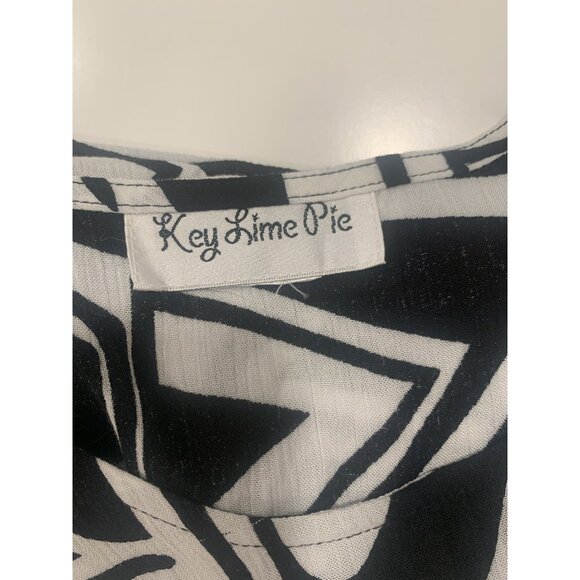 F-159) Shorts sleeves womens top size S Black and white color Key lime pie - Picture 6 of 7